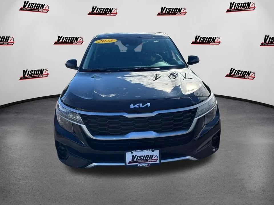 2023 Kia Seltos - Image 2 of 12