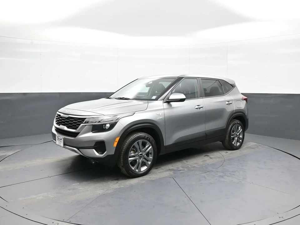 2023 Kia Seltos - Image 10 of 12
