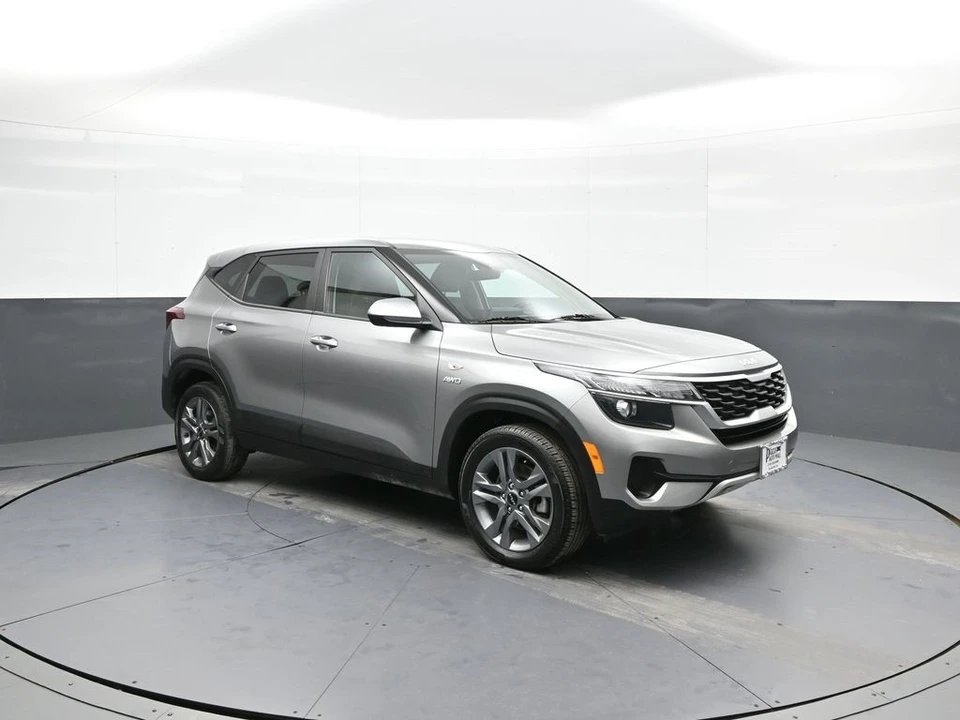 2023 Kia Seltos - Image 4 of 12