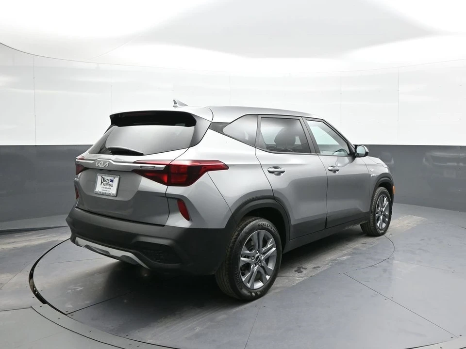 2023 Kia Seltos - Image 6 of 12