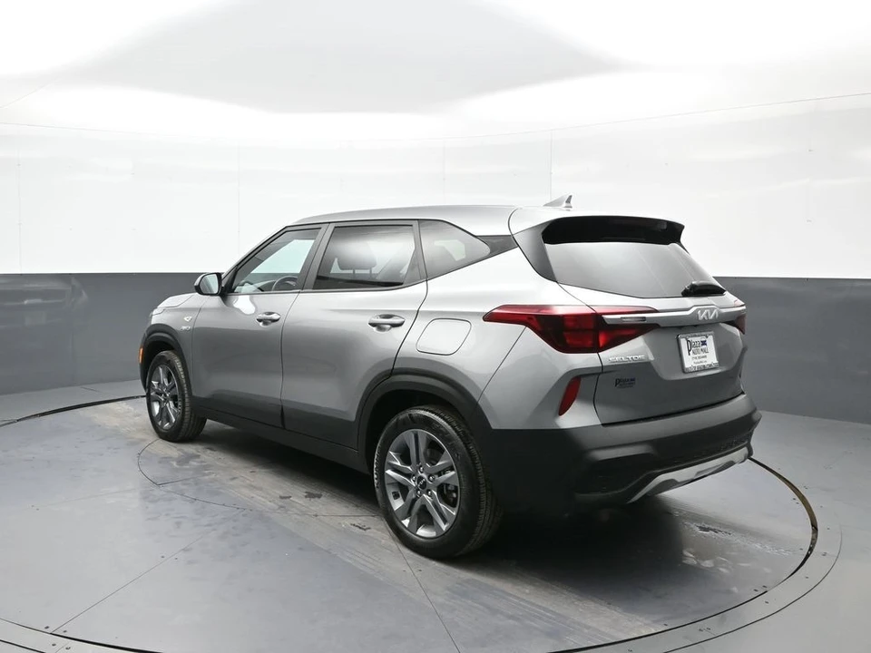 2023 Kia Seltos - Image 8 of 12