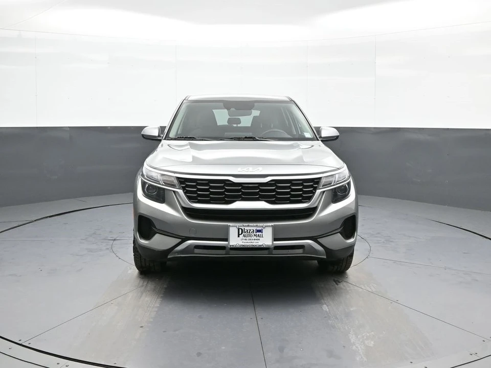 2023 Kia Seltos - Image 2 of 12