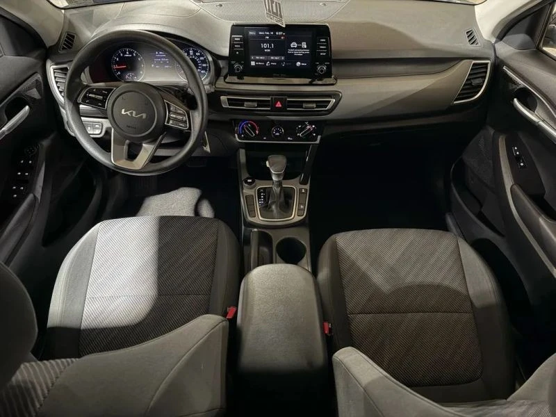 2023 Kia Seltos - Image 8 of 12