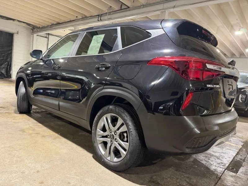 2023 Kia Seltos - Image 3 of 12
