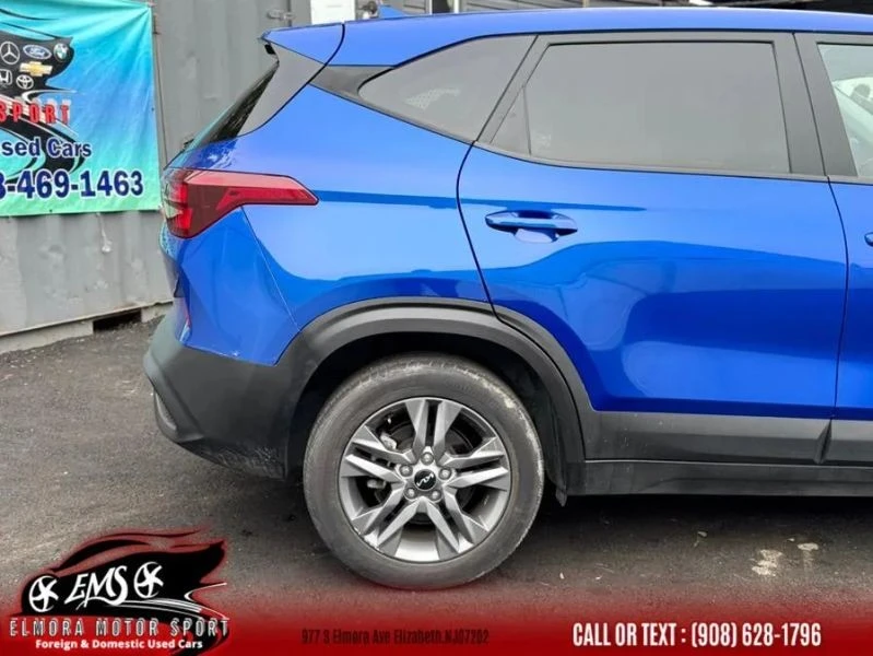 2023 Kia Seltos - Image 6 of 12