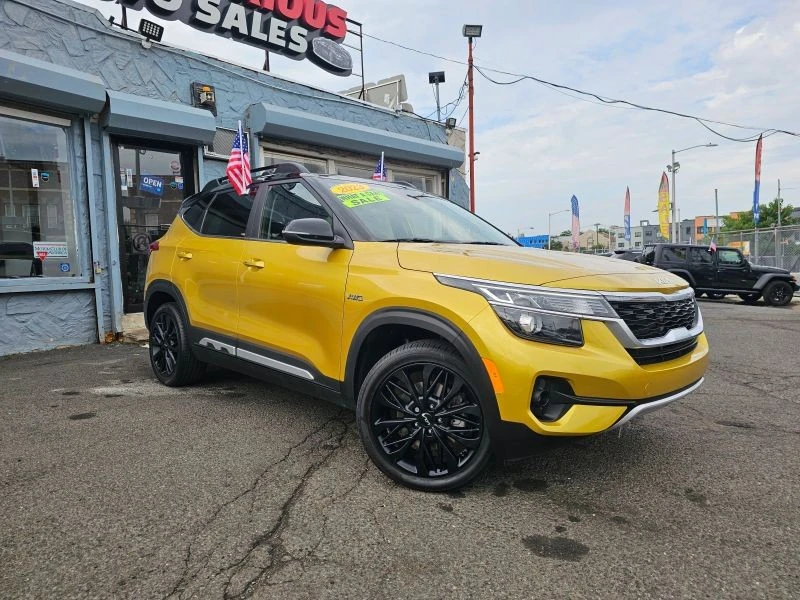 2023 Kia Seltos - Image 2 of 12