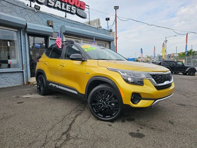 2023 Kia Seltos - Image 2 of 12