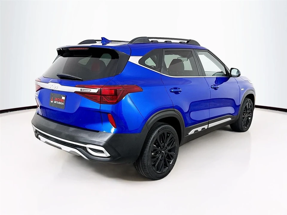 2023 Kia Seltos - Image 8 of 21