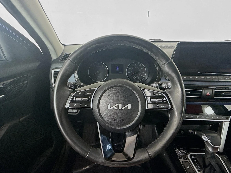 2023 Kia Seltos - Image 14 of 21