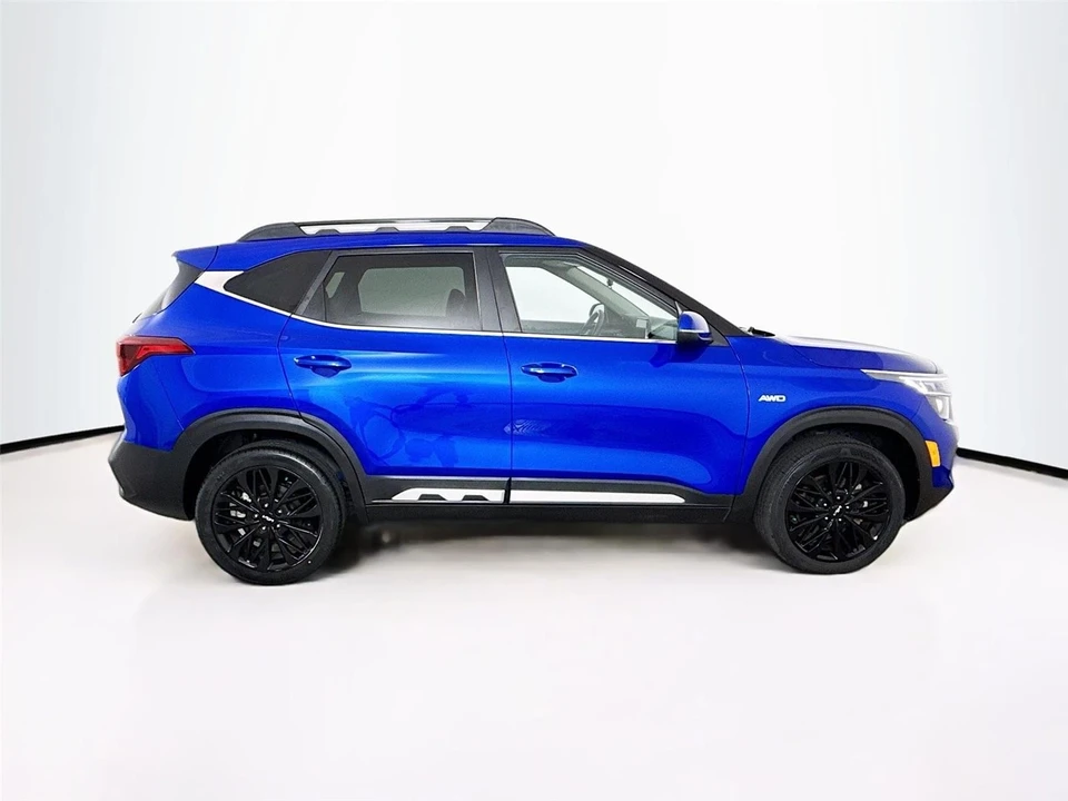 2023 Kia Seltos - Image 10 of 21