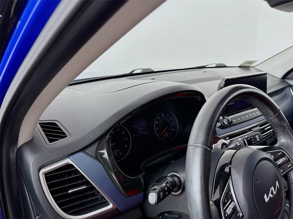 2023 Kia Seltos - Image 11 of 21
