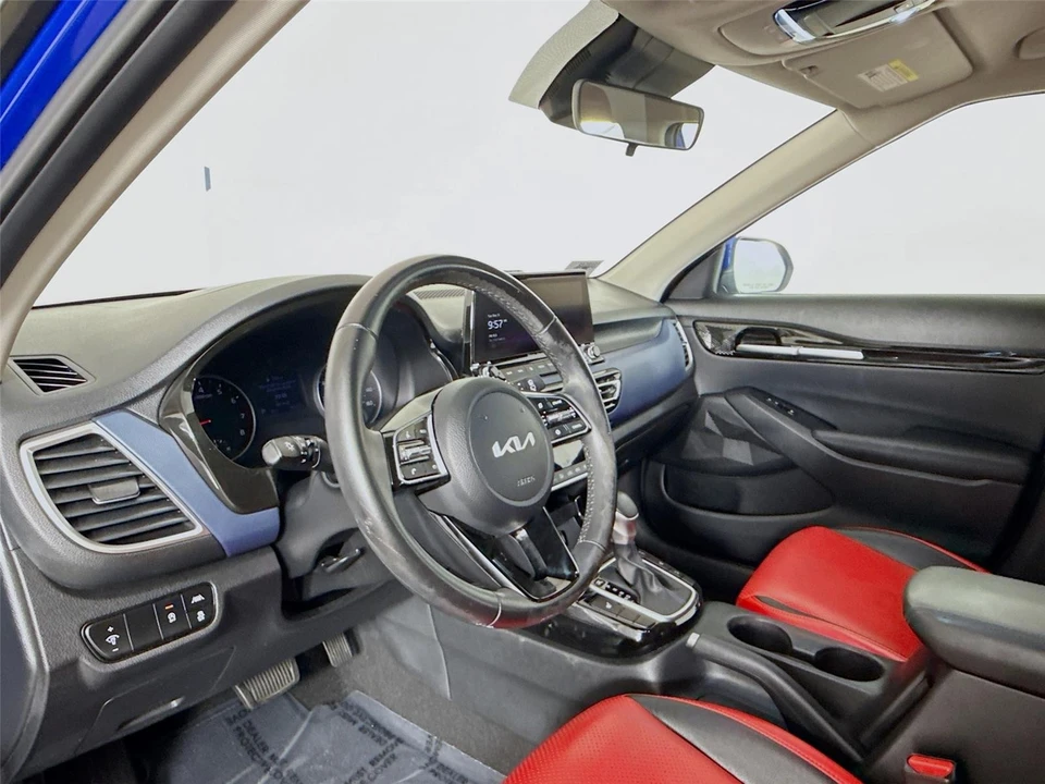 2023 Kia Seltos - Image 11 of 21