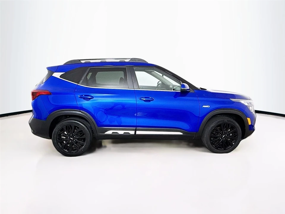 2023 Kia Seltos - Image 10 of 21