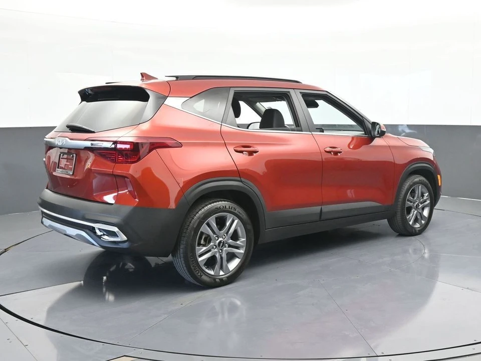 2023 Kia Seltos - Image 6 of 12