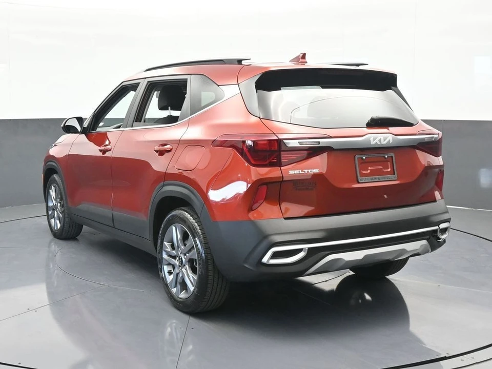 2023 Kia Seltos - Image 4 of 12
