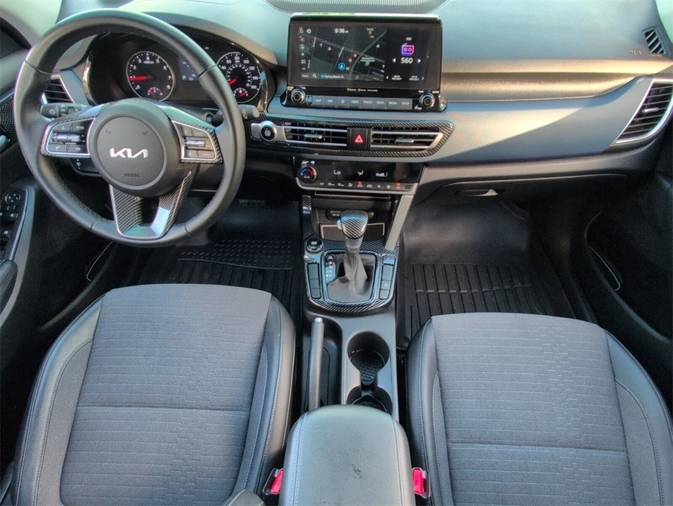 2023 Kia Seltos - Image 8 of 12