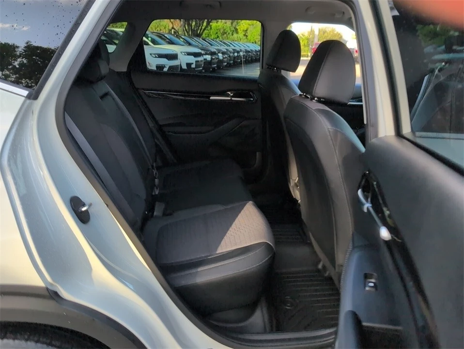 2023 Kia Seltos - Image 11 of 12
