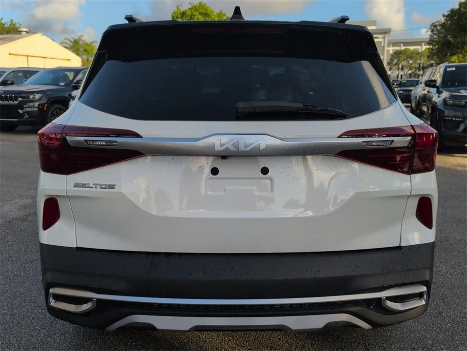 2023 Kia Seltos - Image 9 of 12