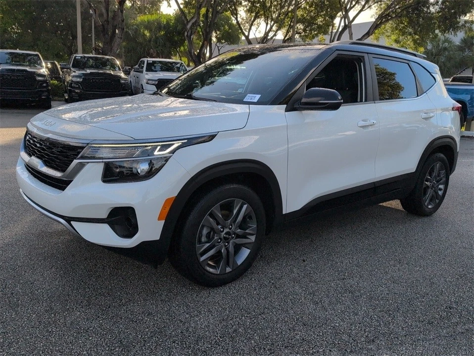 2023 Kia Seltos - Image 4 of 12