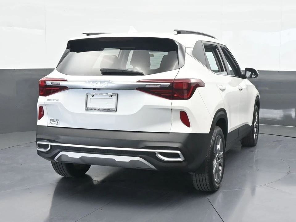 2023 Kia Seltos - Image 5 of 12