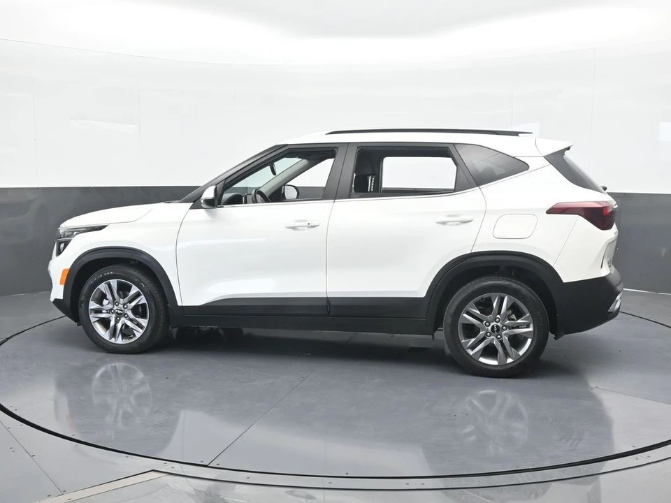 2023 Kia Seltos - Image 3 of 12