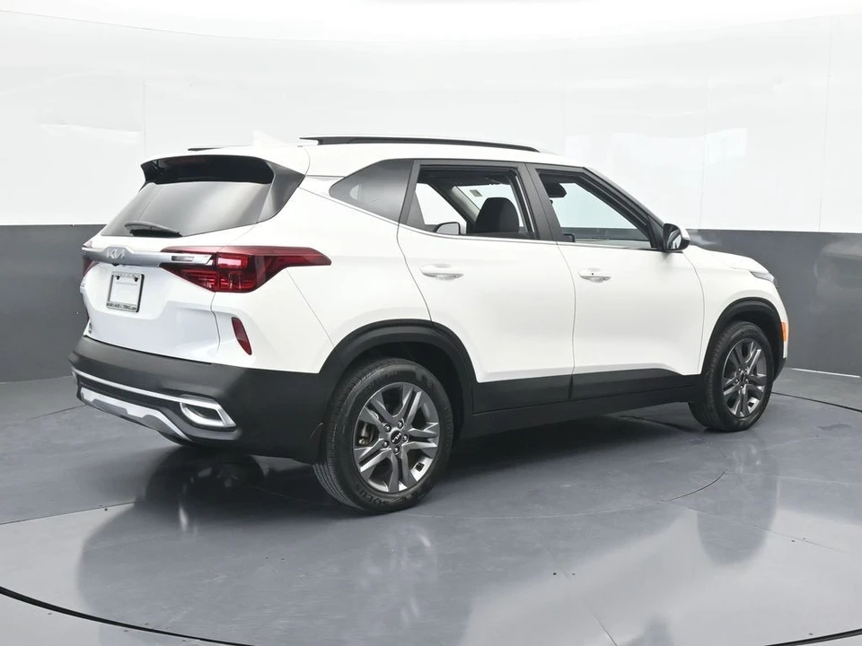 2023 Kia Seltos - Image 6 of 12
