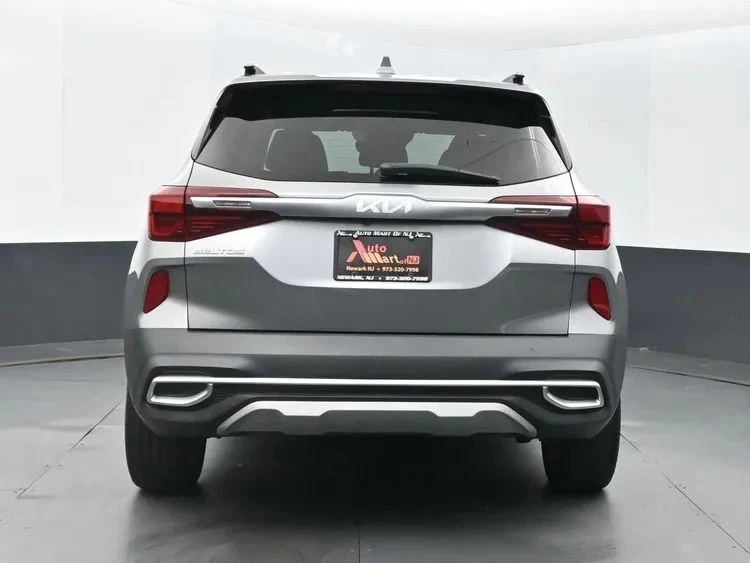 2023 Kia Seltos - Image 8 of 12