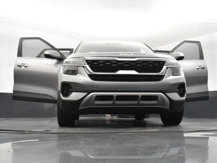 2023 Kia Seltos - Image 11 of 12
