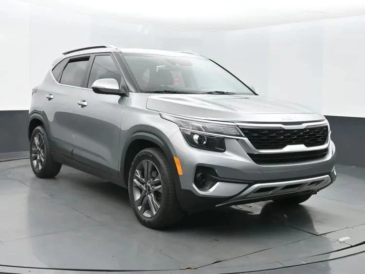2023 Kia Seltos - Image 2 of 12