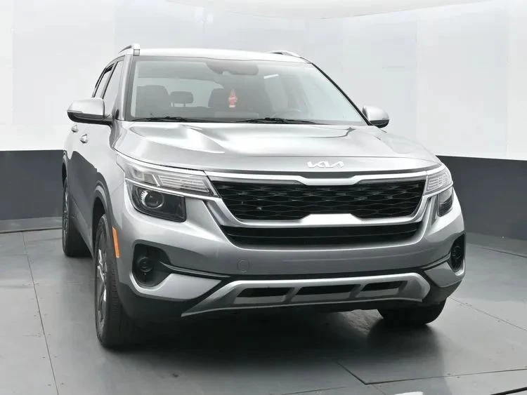 2023 Kia Seltos - Image 3 of 12