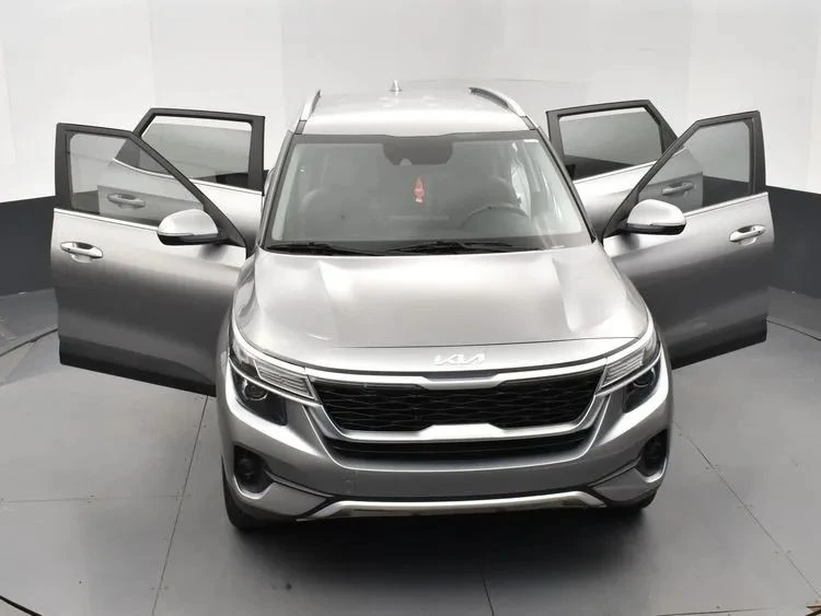 2023 Kia Seltos - Image 10 of 12