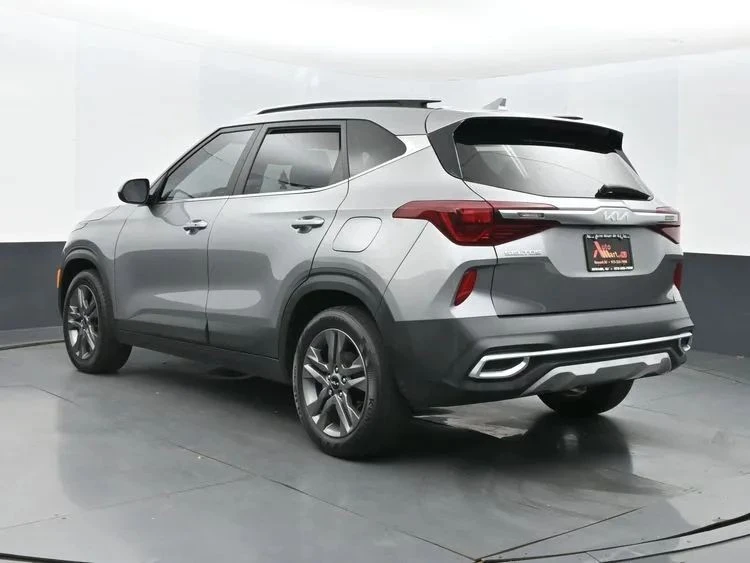 2023 Kia Seltos - Image 9 of 12