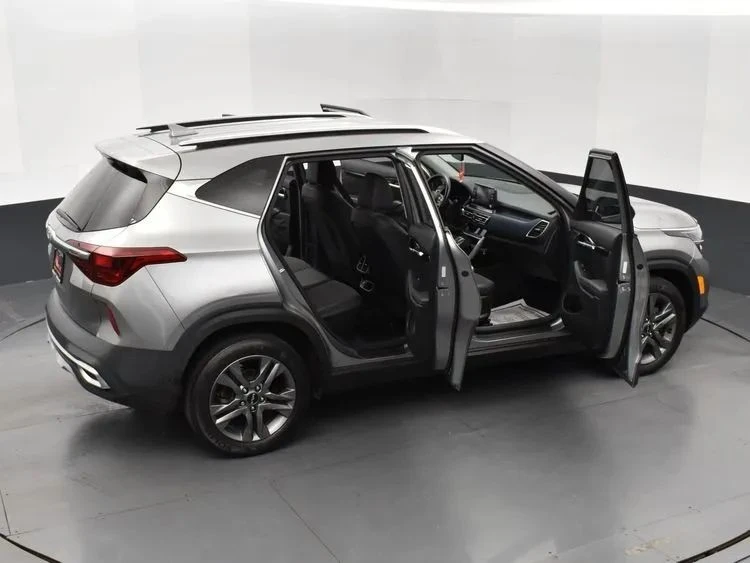 2023 Kia Seltos - Image 6 of 12