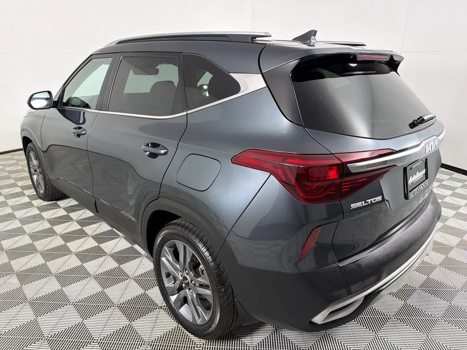 2023 Kia Seltos - Image 8 of 21