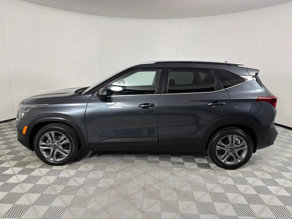2023 Kia Seltos - Image 9 of 21