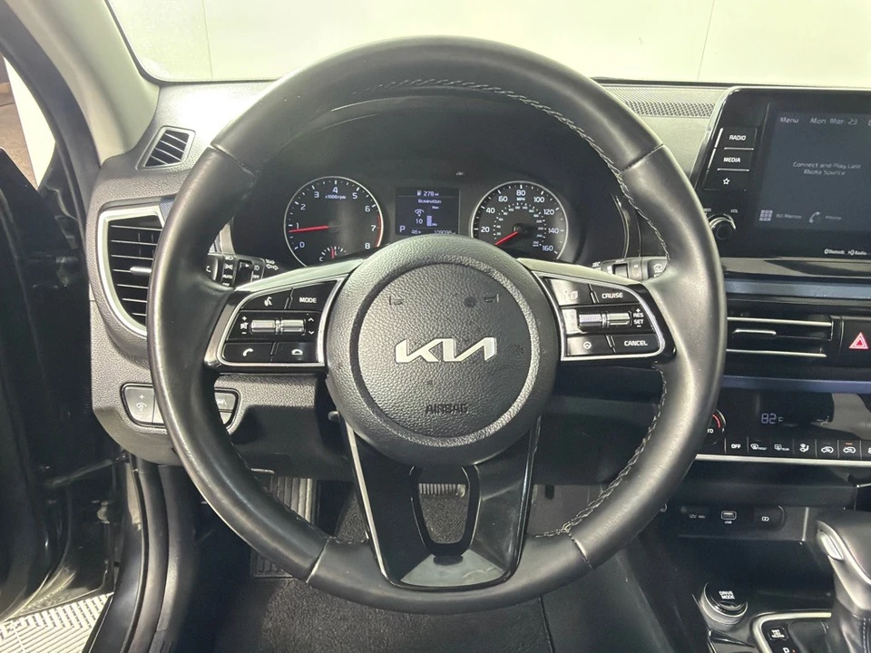 2023 Kia Seltos - Image 16 of 21