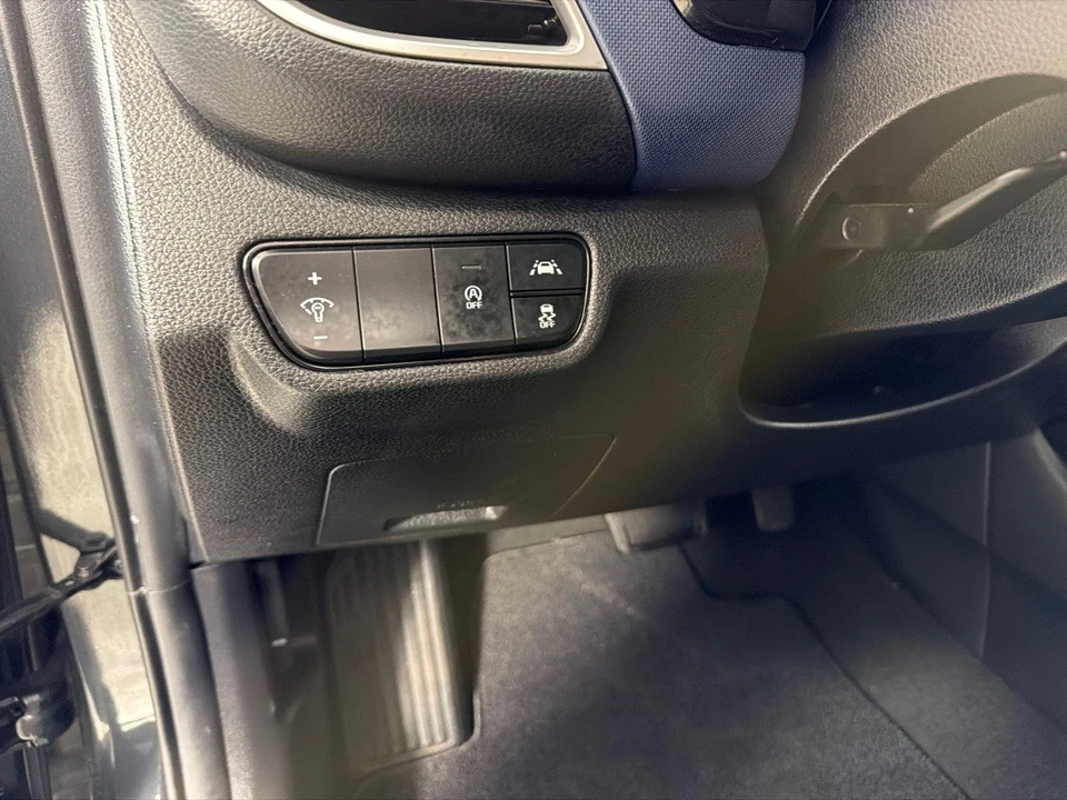 2023 Kia Seltos - Image 15 of 21