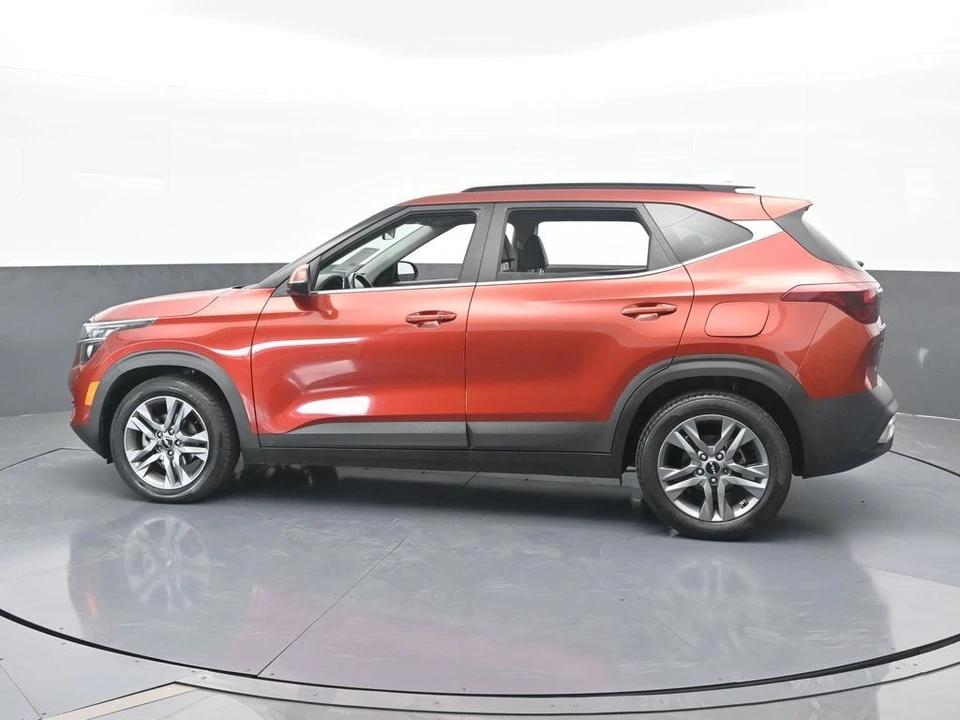 2023 Kia Seltos - Image 3 of 12