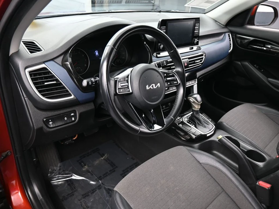 2023 Kia Seltos - Image 10 of 12
