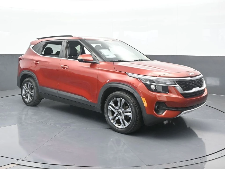 2023 Kia Seltos - Image 8 of 12