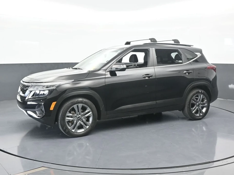 2023 Kia Seltos - Image 2 of 12