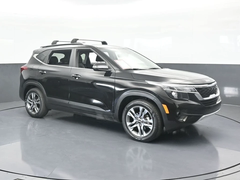 2023 Kia Seltos - Image 8 of 12