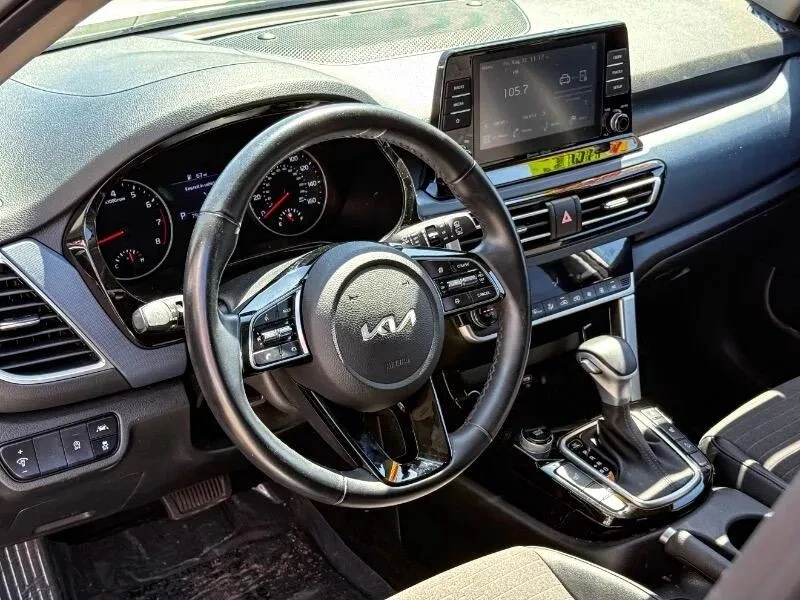 2023 Kia Seltos - Image 11 of 12