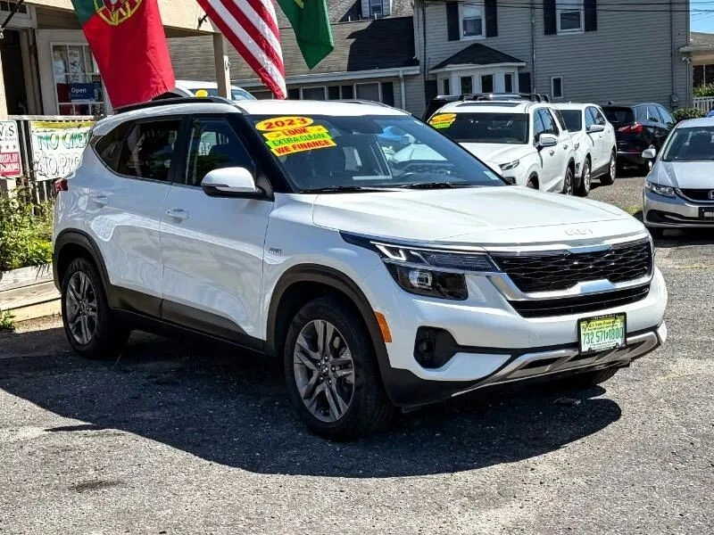 2023 Kia Seltos - Image 3 of 12