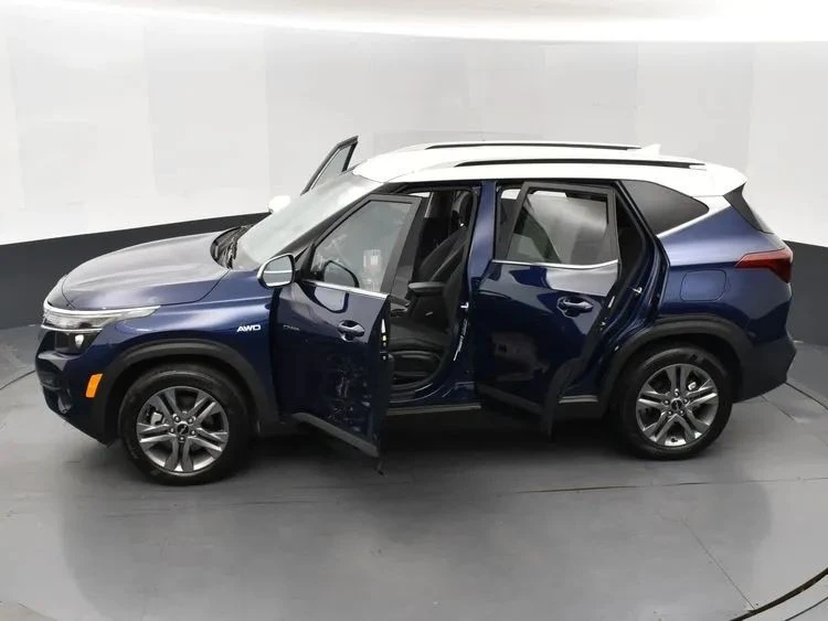 2023 Kia Seltos - Image 7 of 12