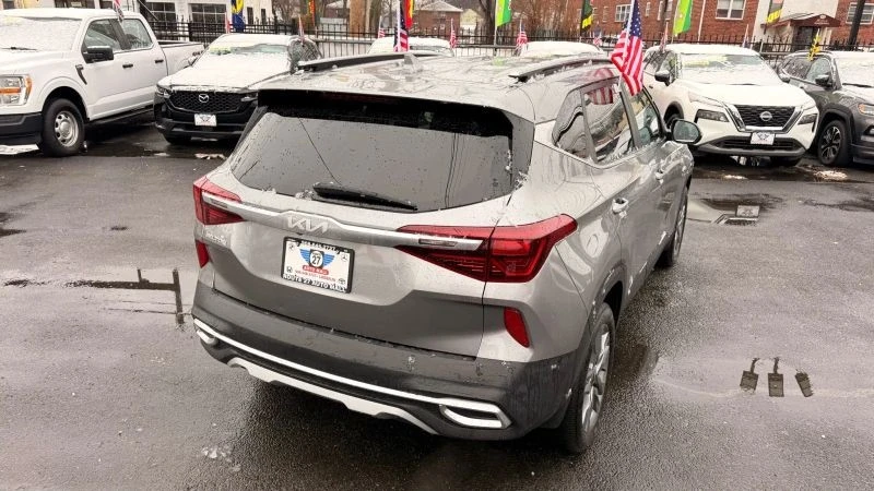 2023 Kia Seltos - Image 7 of 12