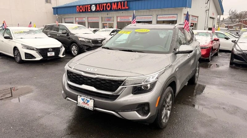 2023 Kia Seltos - Image 4 of 12