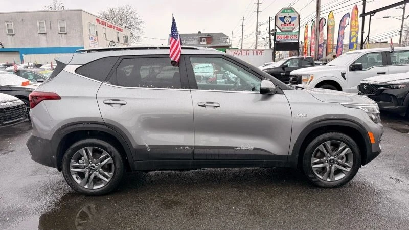 2023 Kia Seltos - Image 11 of 12