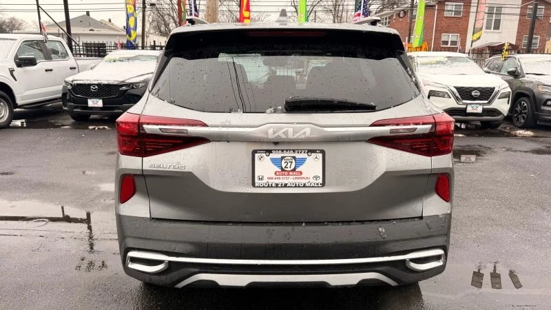 2023 Kia Seltos - Image 6 of 12