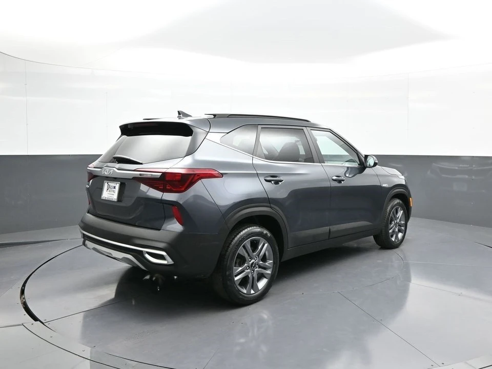 2023 Kia Seltos - Image 6 of 12